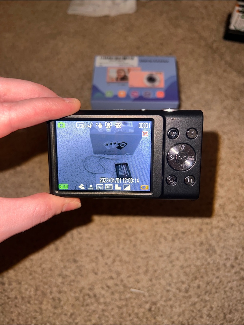 Compact Digital Camera - Black - Picture 5 of 6